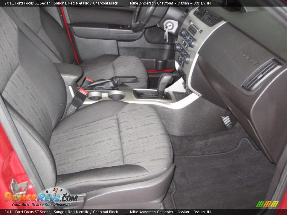 2011 Ford Focus SE Sedan Sangria Red Metallic / Charcoal Black Photo #9