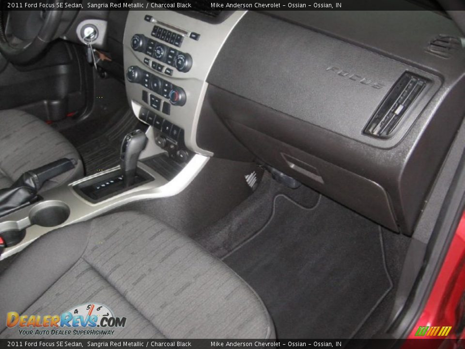 2011 Ford Focus SE Sedan Sangria Red Metallic / Charcoal Black Photo #11
