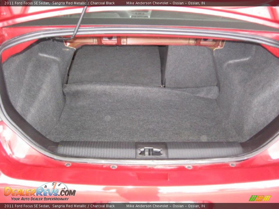 2011 Ford Focus SE Sedan Sangria Red Metallic / Charcoal Black Photo #15