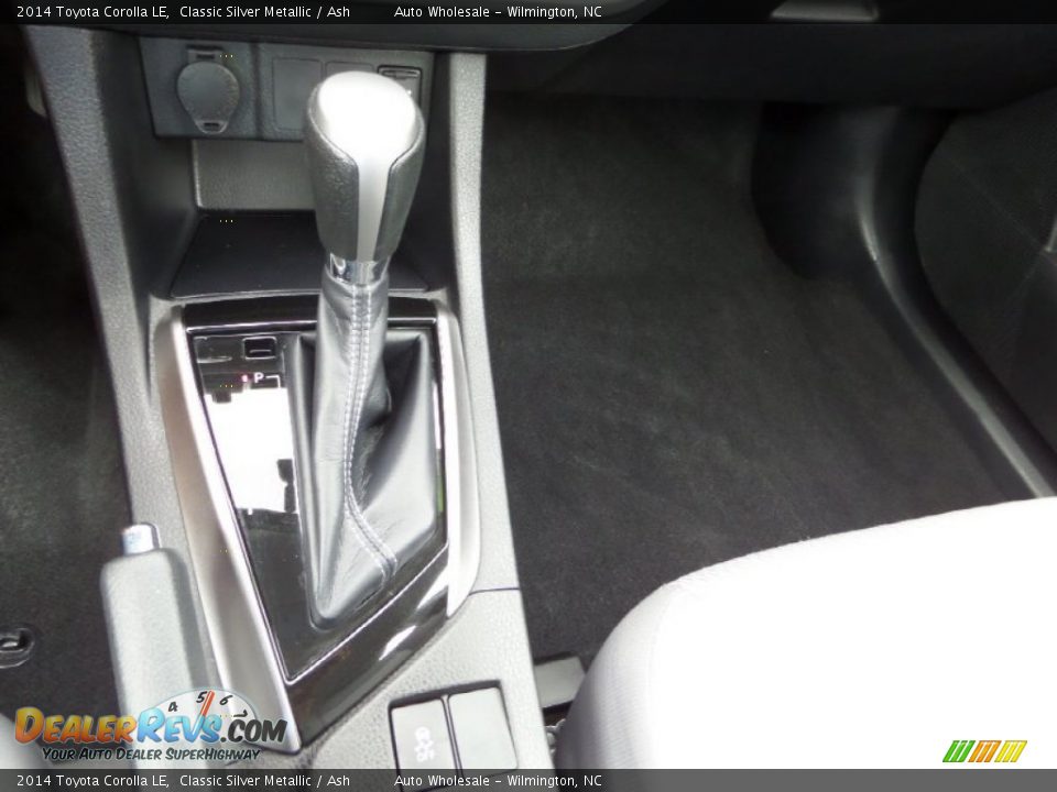 2014 Toyota Corolla LE Classic Silver Metallic / Ash Photo #18