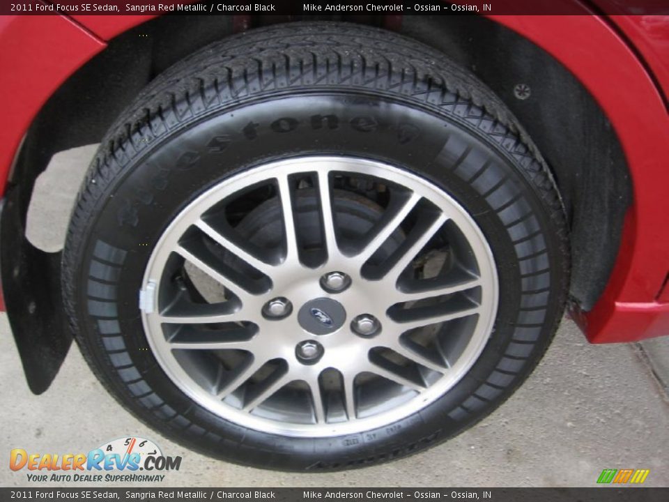 2011 Ford Focus SE Sedan Sangria Red Metallic / Charcoal Black Photo #18