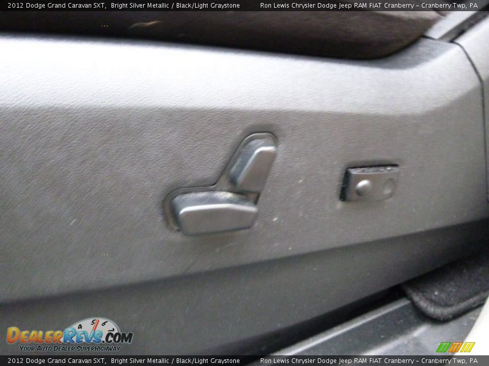2012 Dodge Grand Caravan SXT Bright Silver Metallic / Black/Light Graystone Photo #16