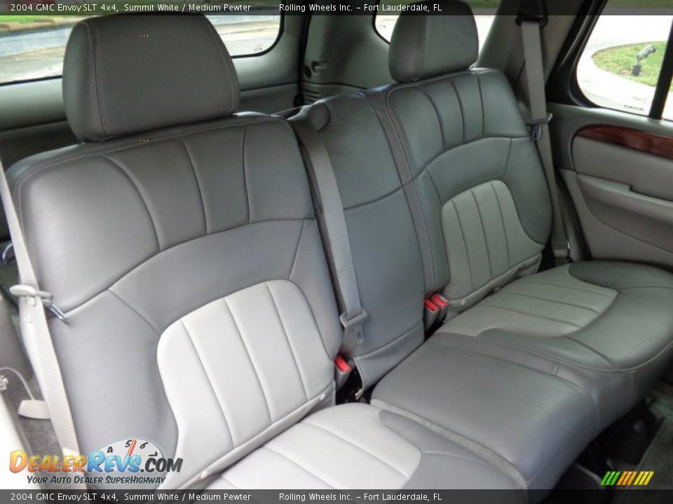 Rear Seat of 2004 GMC Envoy SLT 4x4 Photo #17