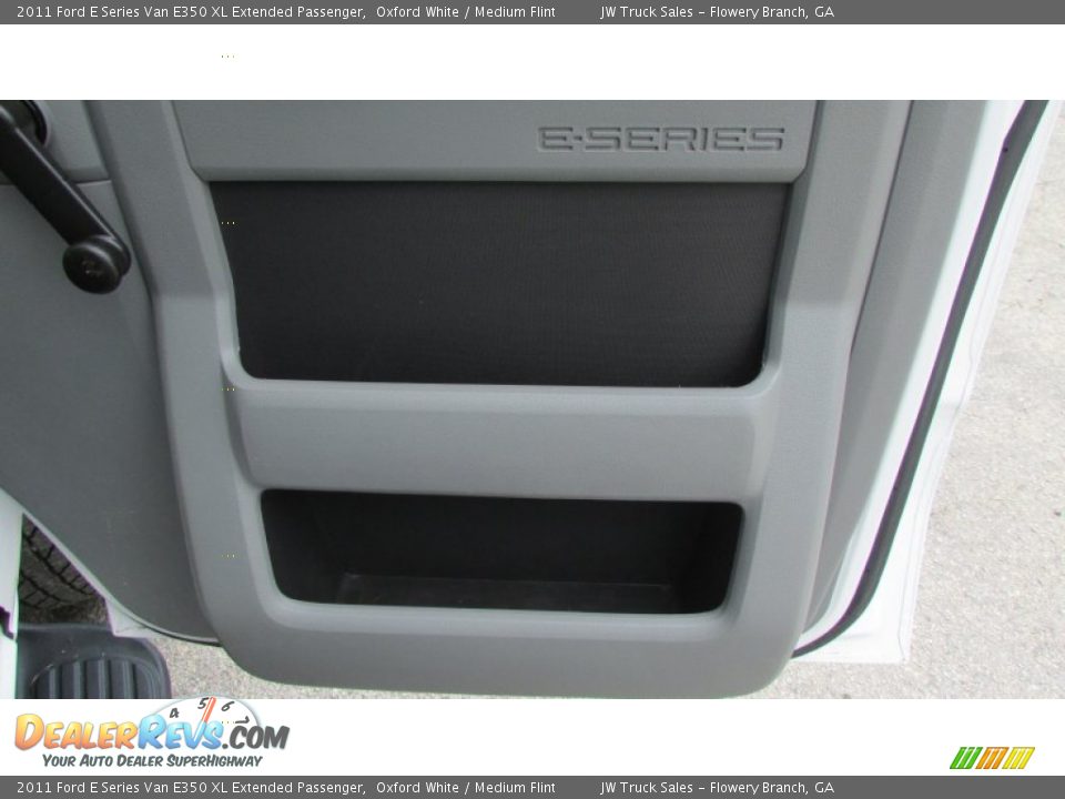 2011 Ford E Series Van E350 XL Extended Passenger Oxford White / Medium Flint Photo #17