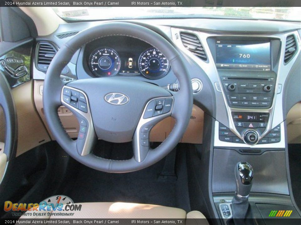 Dashboard of 2014 Hyundai Azera Limited Sedan Photo #11