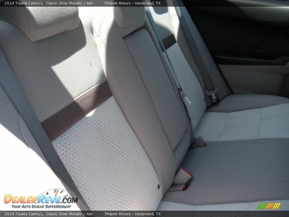 2014 Toyota Camry L Classic Silver Metallic / Ash Photo #19