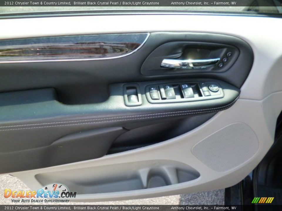 2012 Chrysler Town & Country Limited Brilliant Black Crystal Pearl / Black/Light Graystone Photo #17