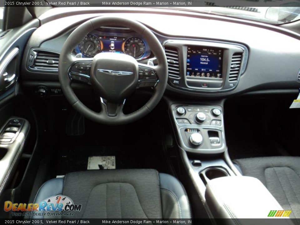 2015 Chrysler 200 S Velvet Red Pearl / Black Photo #4