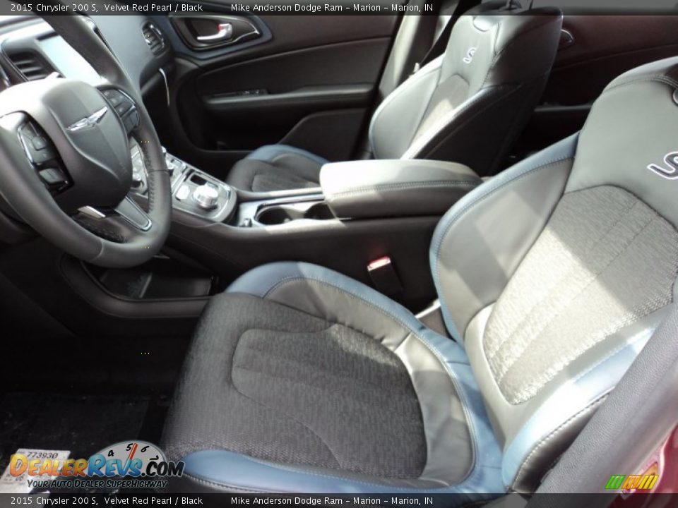 Black Interior - 2015 Chrysler 200 S Photo #5