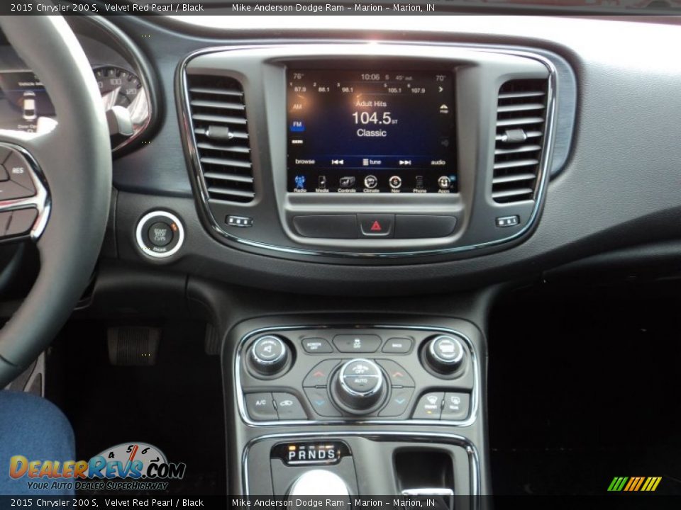 Controls of 2015 Chrysler 200 S Photo #6