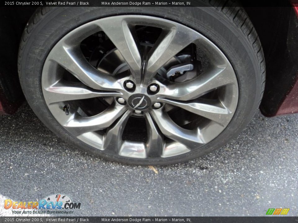 2015 Chrysler 200 S Velvet Red Pearl / Black Photo #11