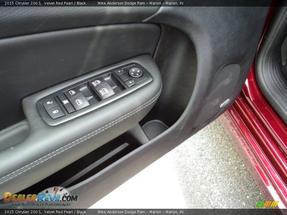 2015 Chrysler 200 S Velvet Red Pearl / Black Photo #12