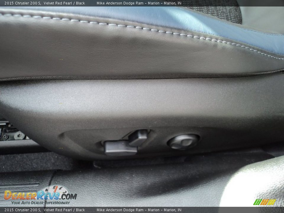 2015 Chrysler 200 S Velvet Red Pearl / Black Photo #14