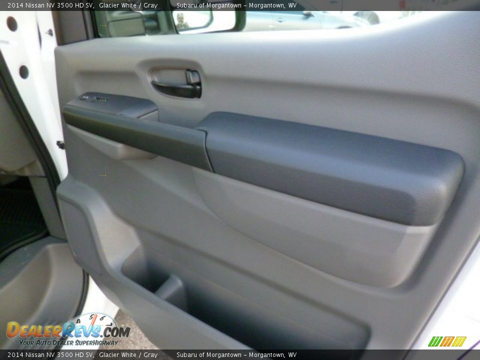 2014 Nissan NV 3500 HD SV Glacier White / Gray Photo #11