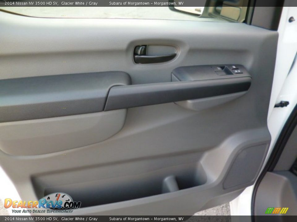 2014 Nissan NV 3500 HD SV Glacier White / Gray Photo #17