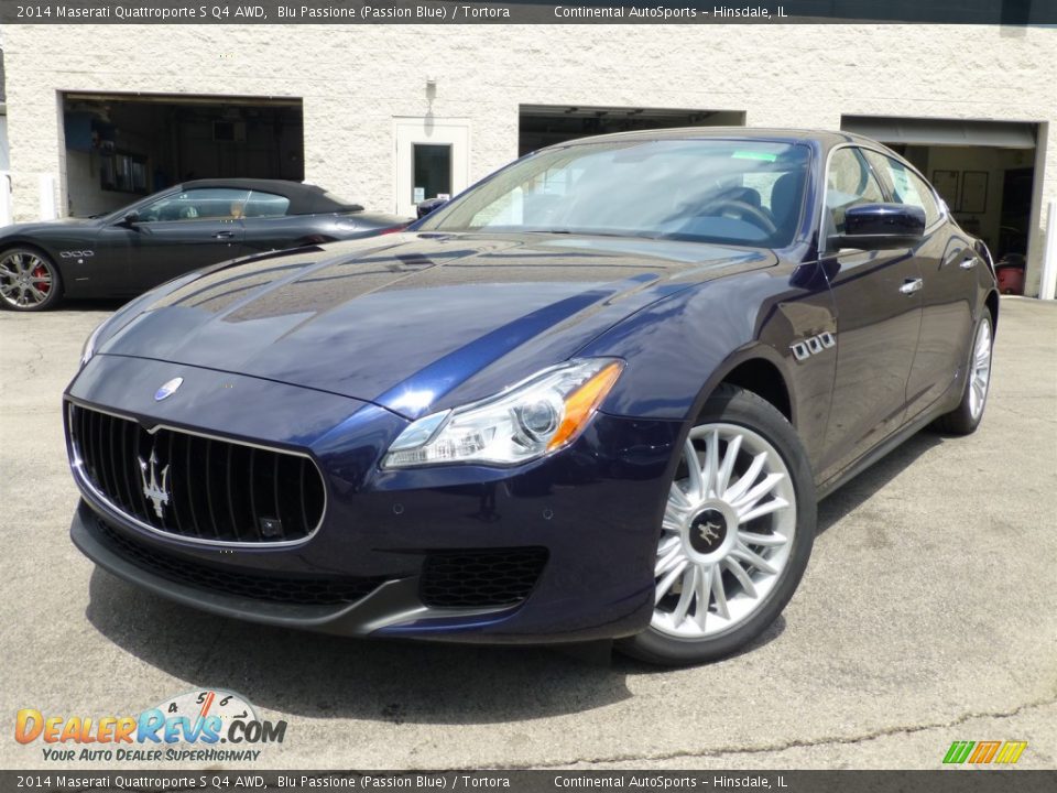 Front 3/4 View of 2014 Maserati Quattroporte S Q4 AWD Photo #1