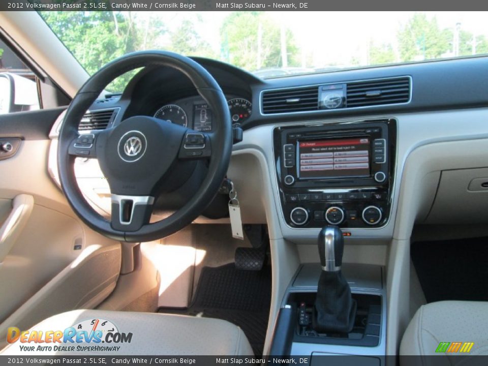 2012 Volkswagen Passat 2.5L SE Candy White / Cornsilk Beige Photo #16