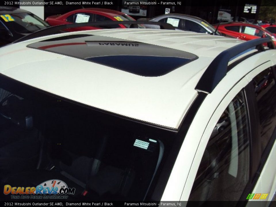 2012 Mitsubishi Outlander SE AWD Diamond White Pearl / Black Photo #2