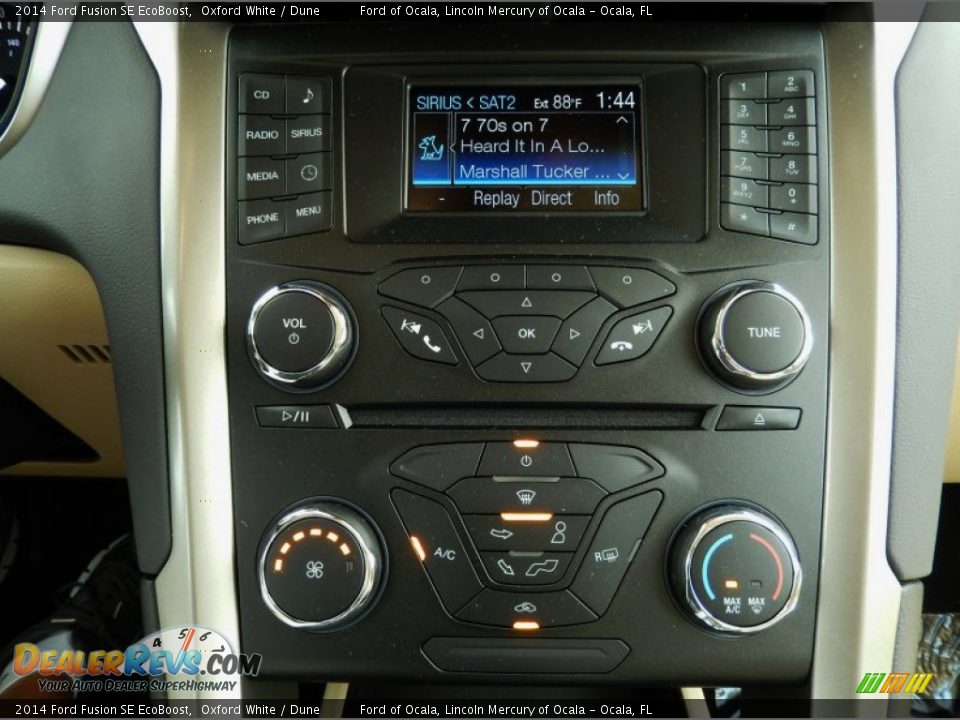 2014 Ford Fusion SE EcoBoost Oxford White / Dune Photo #10