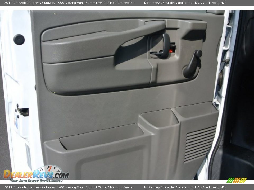 2014 Chevrolet Express Cutaway 3500 Moving Van Summit White / Medium Pewter Photo #9