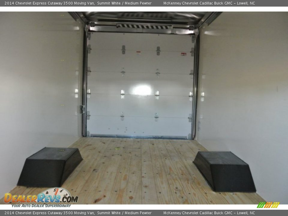 2014 Chevrolet Express Cutaway 3500 Moving Van Summit White / Medium Pewter Photo #15