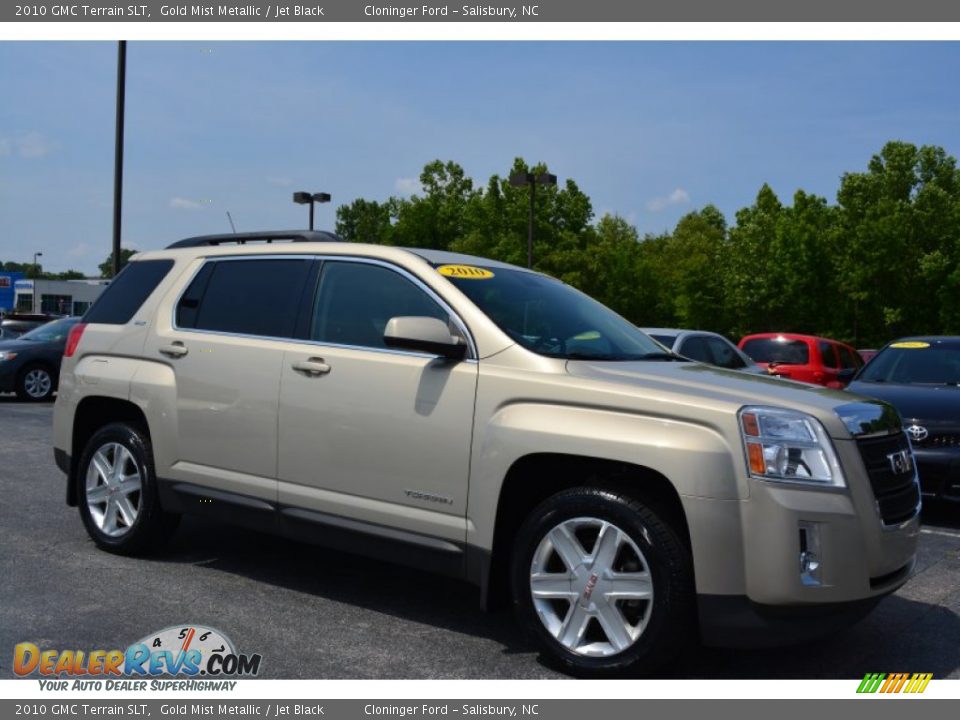 Front 3/4 View of 2010 GMC Terrain SLT Photo #1