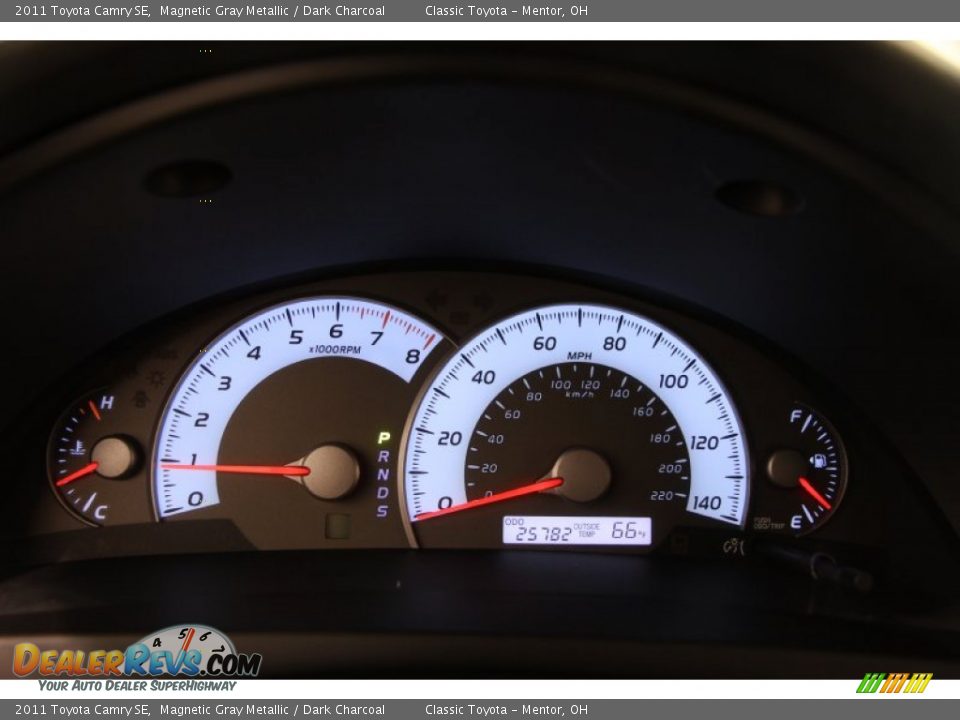 2011 Toyota Camry SE Magnetic Gray Metallic / Dark Charcoal Photo #8