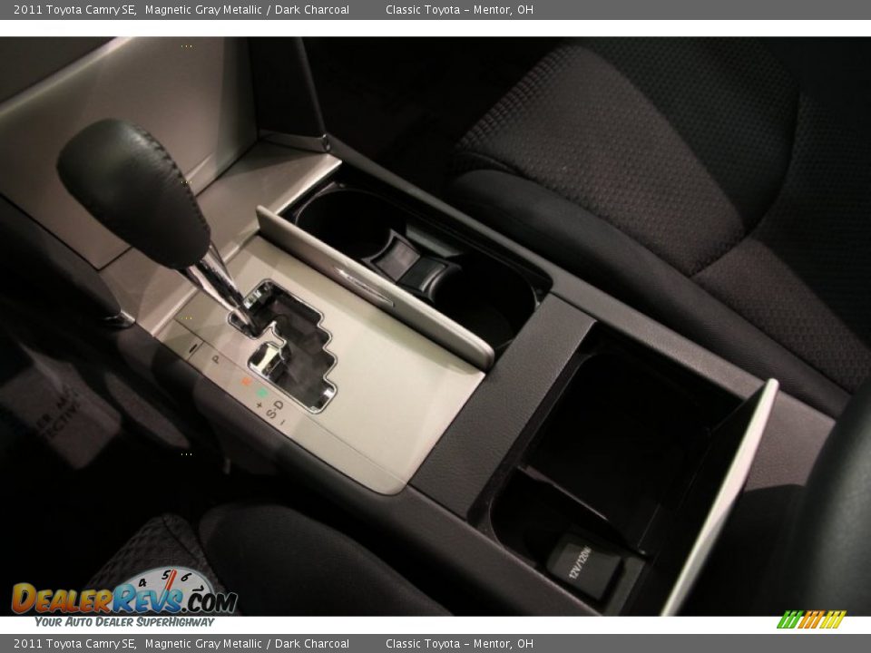 2011 Toyota Camry SE Magnetic Gray Metallic / Dark Charcoal Photo #11