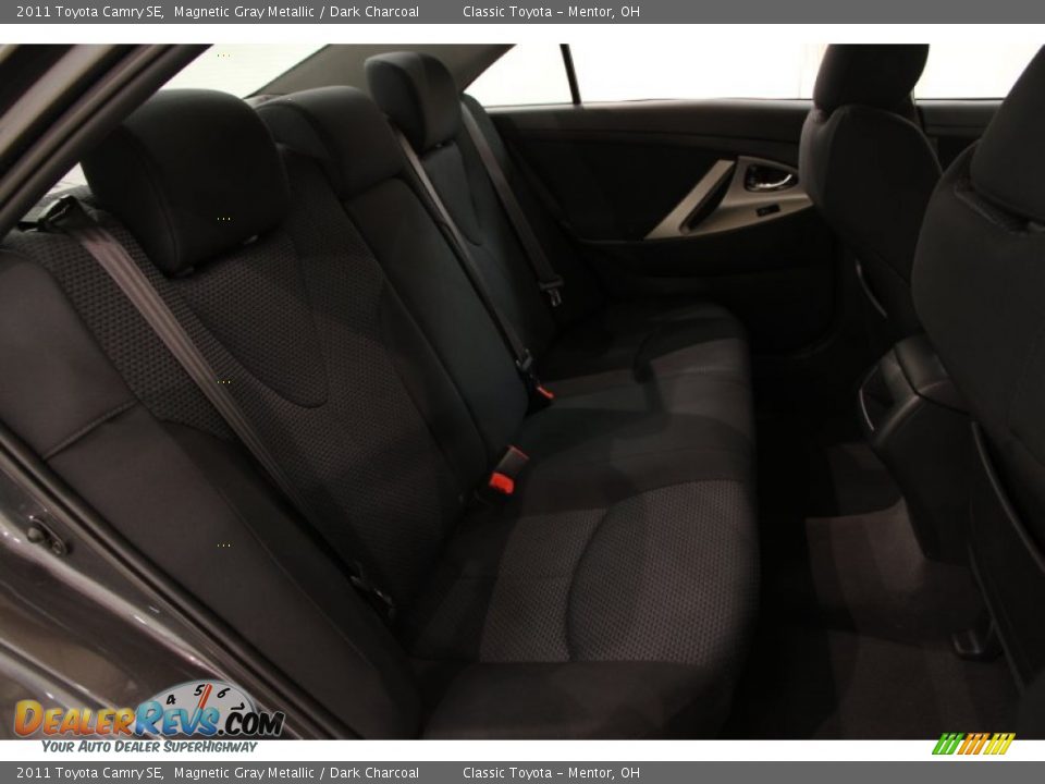 2011 Toyota Camry SE Magnetic Gray Metallic / Dark Charcoal Photo #13