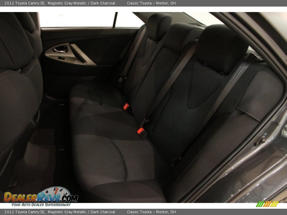 2011 Toyota Camry SE Magnetic Gray Metallic / Dark Charcoal Photo #14