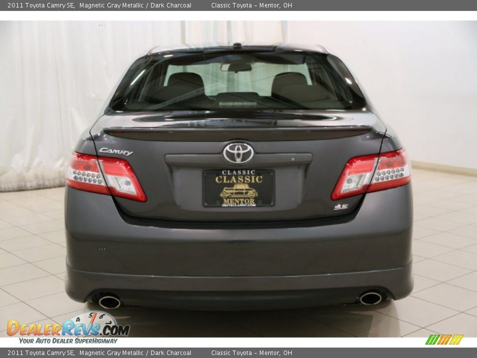 2011 Toyota Camry SE Magnetic Gray Metallic / Dark Charcoal Photo #15