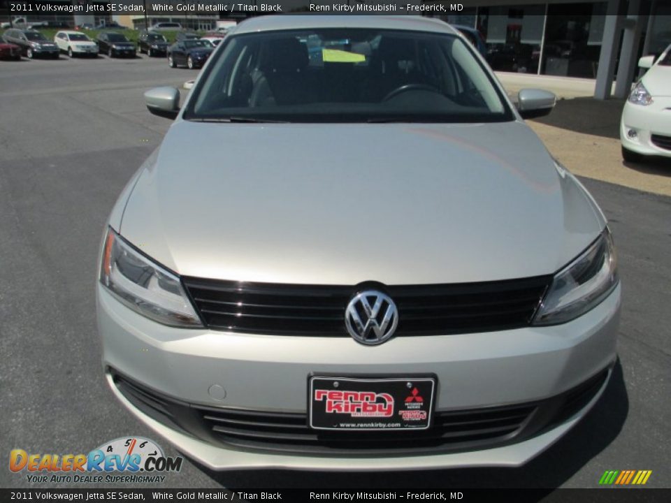 2011 Volkswagen Jetta SE Sedan White Gold Metallic / Titan Black Photo #2