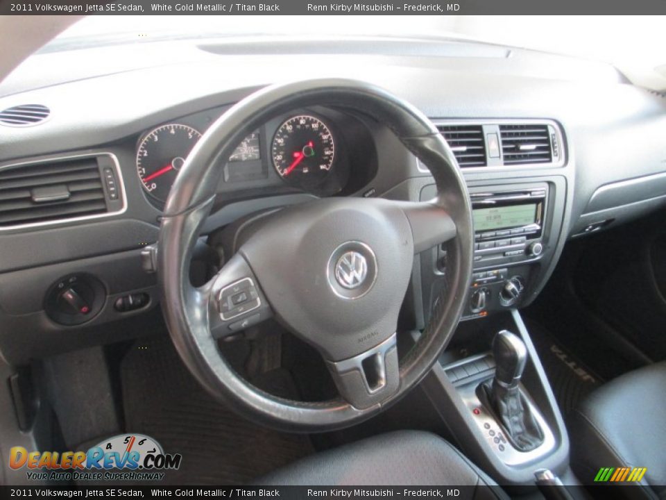 2011 Volkswagen Jetta SE Sedan White Gold Metallic / Titan Black Photo #13