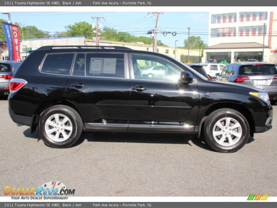 2011 Toyota Highlander SE 4WD Black / Ash Photo #2