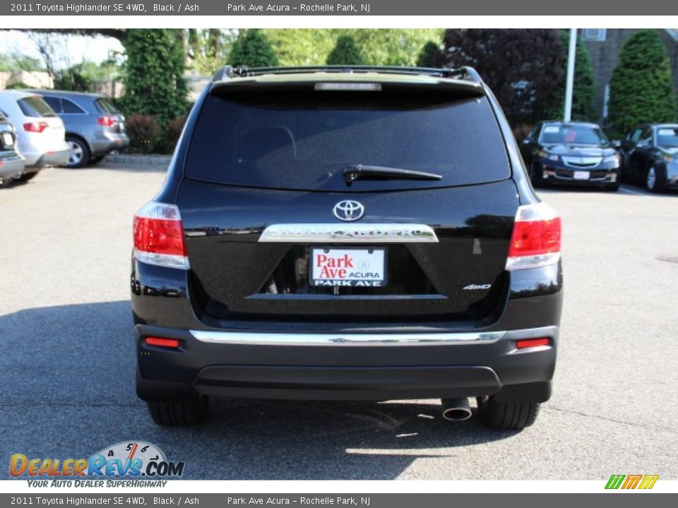 2011 Toyota Highlander SE 4WD Black / Ash Photo #4
