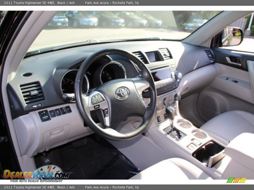 2011 Toyota Highlander SE 4WD Black / Ash Photo #10