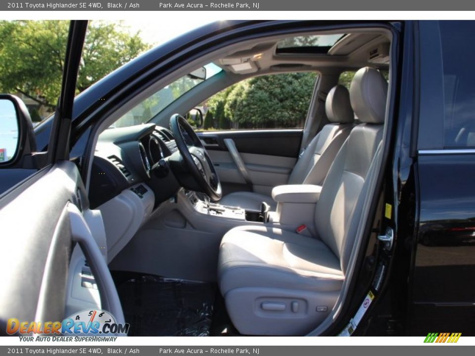 2011 Toyota Highlander SE 4WD Black / Ash Photo #11