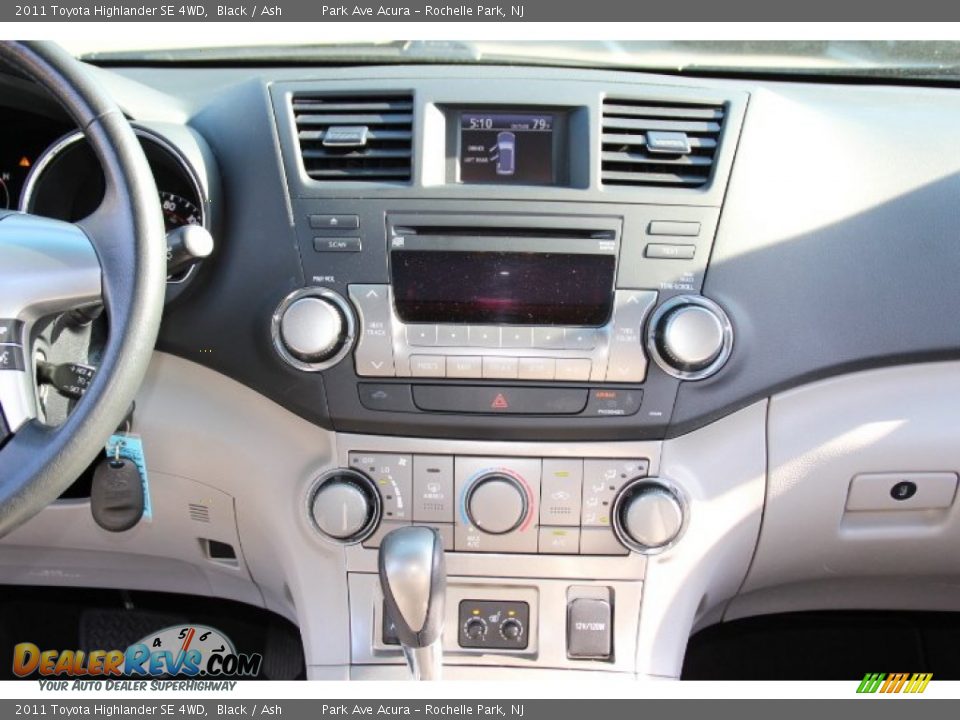 2011 Toyota Highlander SE 4WD Black / Ash Photo #14