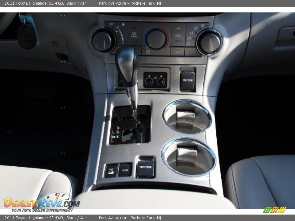 2011 Toyota Highlander SE 4WD Black / Ash Photo #15