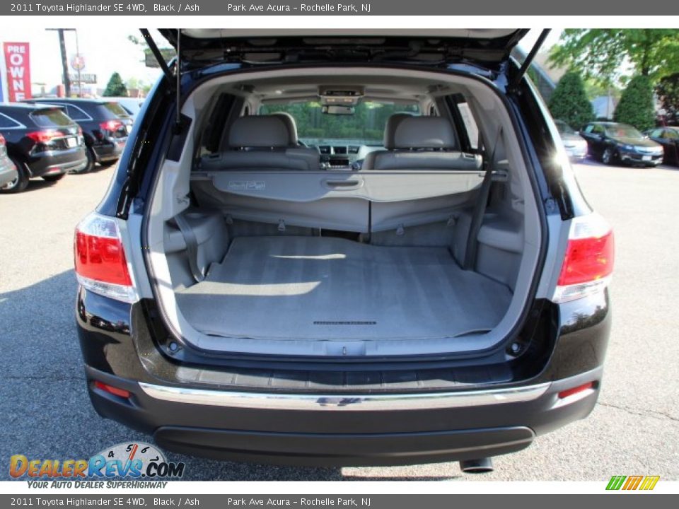 2011 Toyota Highlander SE 4WD Black / Ash Photo #21