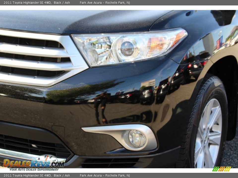 2011 Toyota Highlander SE 4WD Black / Ash Photo #31