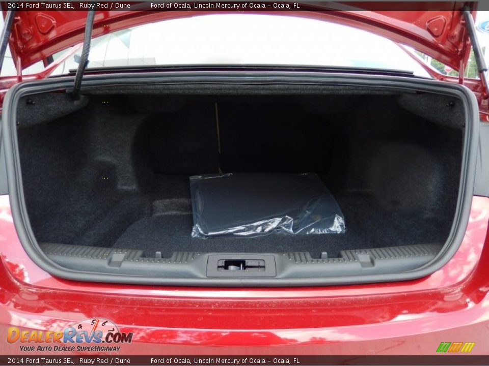 2014 Ford Taurus SEL Ruby Red / Dune Photo #5