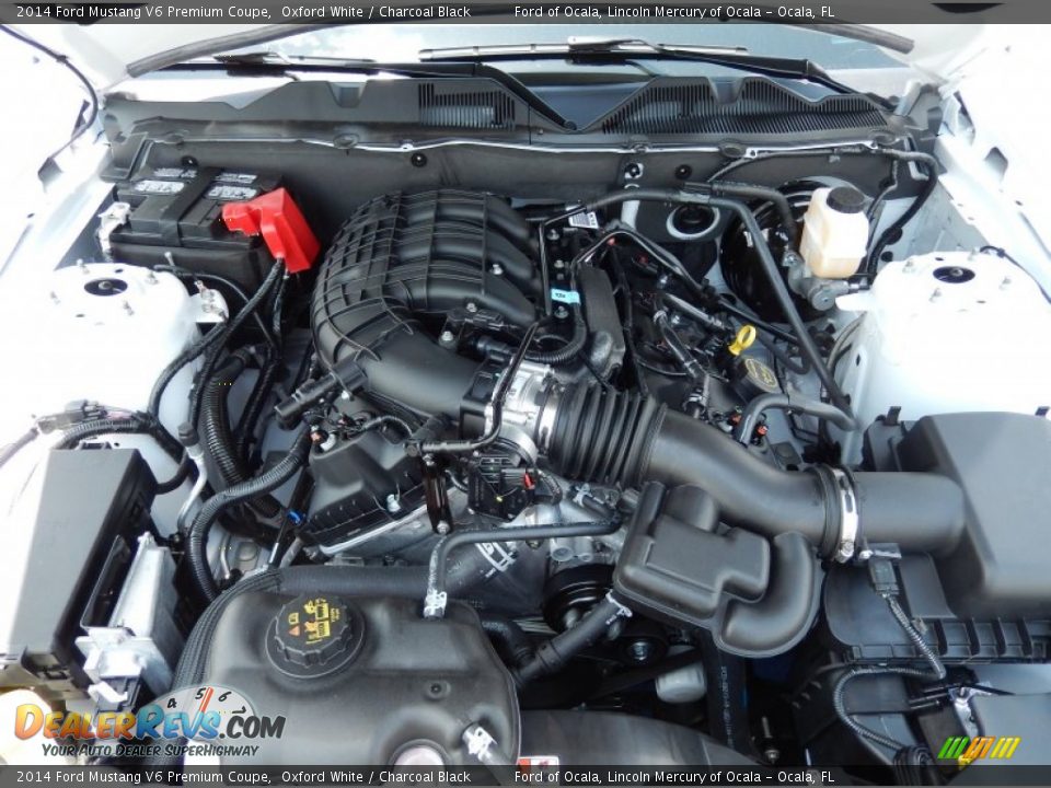 2014 Ford Mustang V6 Premium Coupe Oxford White / Charcoal Black Photo #11