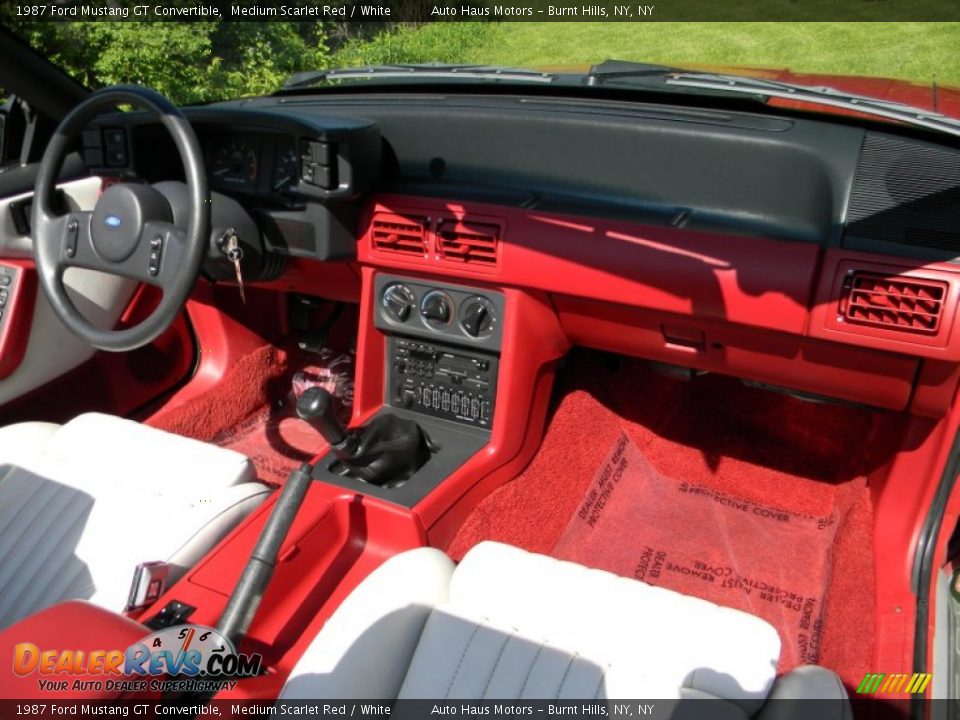 Dashboard of 1987 Ford Mustang GT Convertible Photo #22