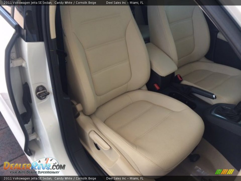 2011 Volkswagen Jetta SE Sedan Candy White / Cornsilk Beige Photo #10