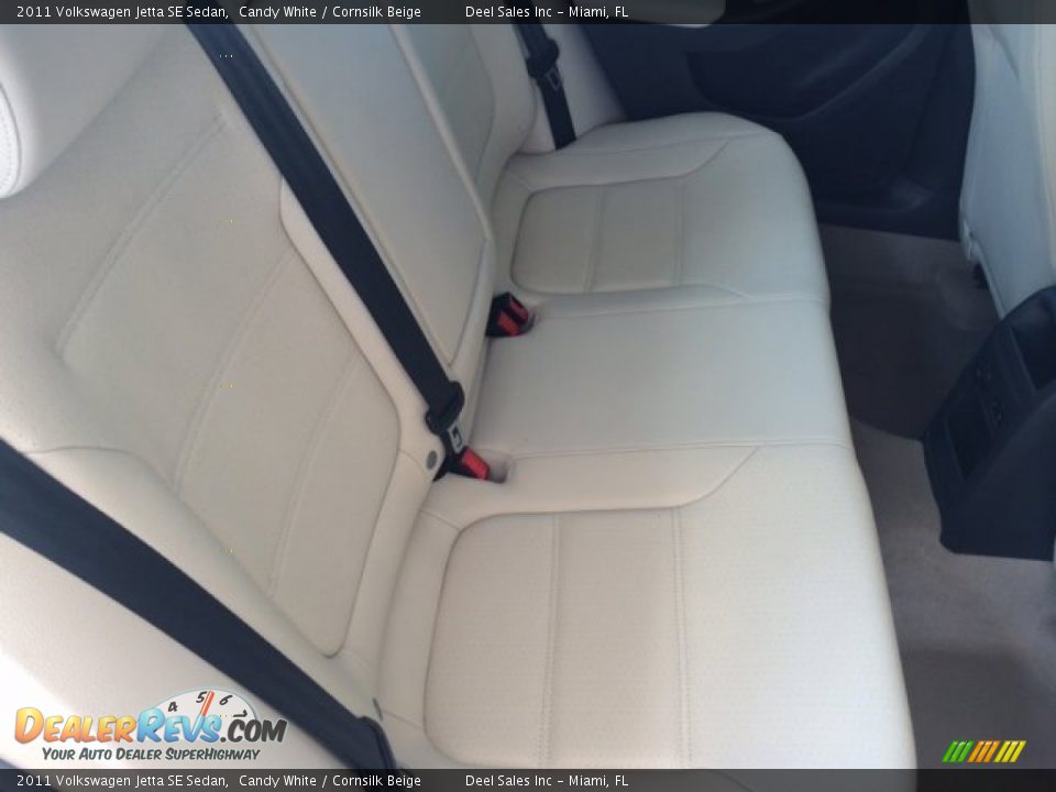 2011 Volkswagen Jetta SE Sedan Candy White / Cornsilk Beige Photo #11