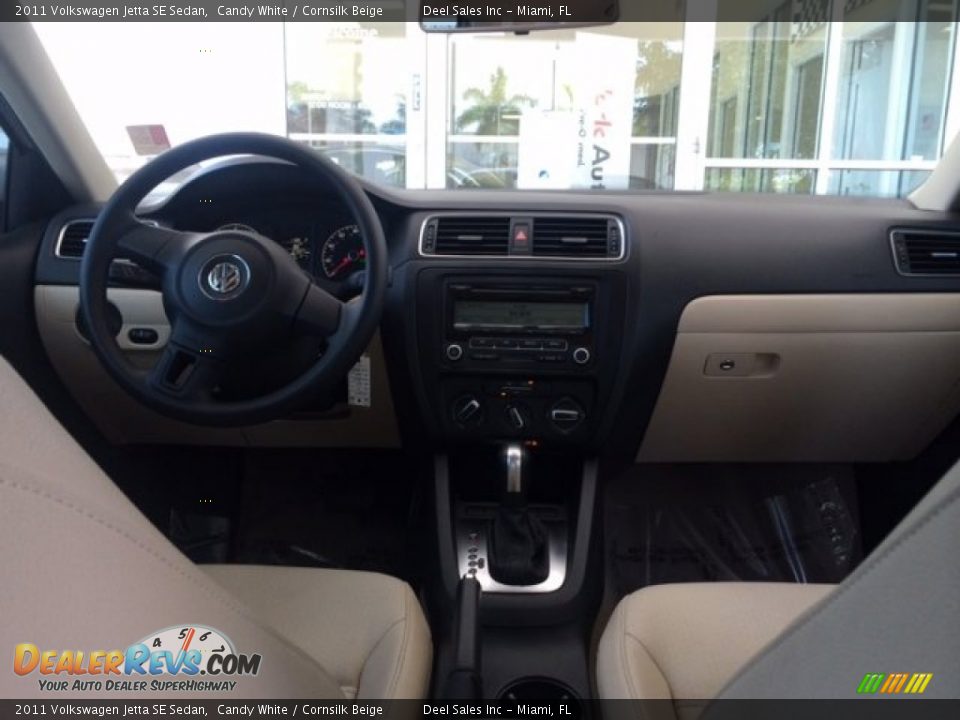 2011 Volkswagen Jetta SE Sedan Candy White / Cornsilk Beige Photo #12
