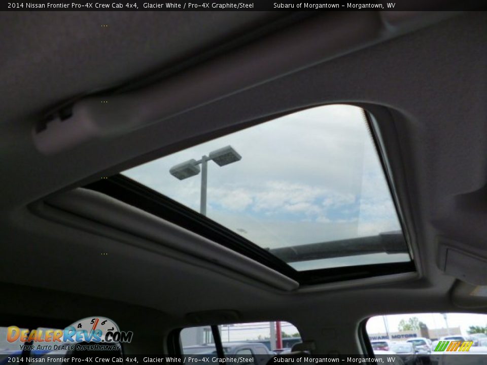 2014 Nissan Frontier Pro-4X Crew Cab 4x4 Glacier White / Pro-4X Graphite/Steel Photo #11