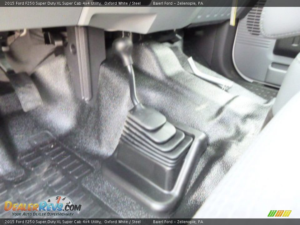2015 Ford F250 Super Duty XL Super Cab 4x4 Utility Oxford White / Steel Photo #16