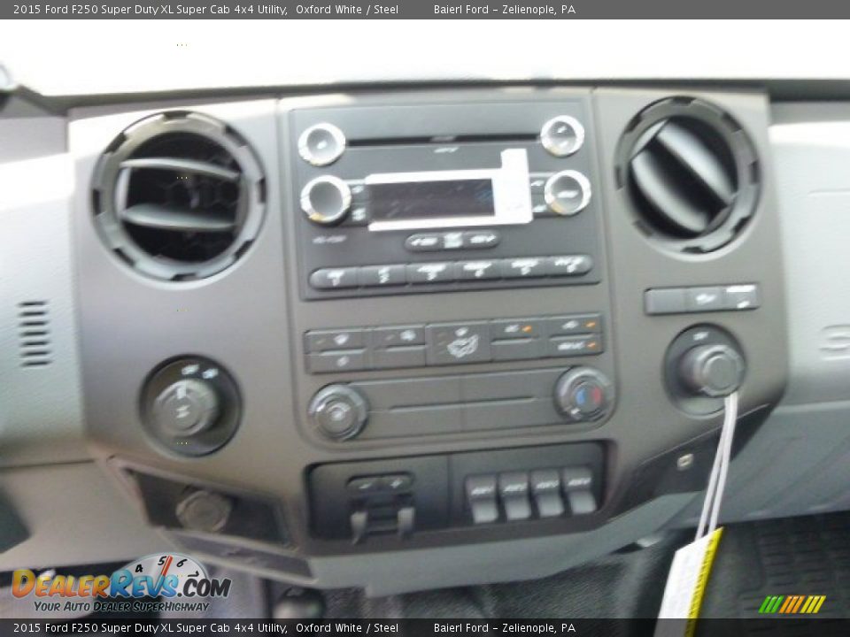 2015 Ford F250 Super Duty XL Super Cab 4x4 Utility Oxford White / Steel Photo #17